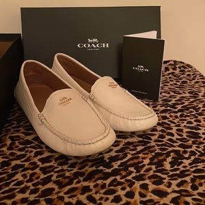 Coach driving loafers Amber Pebbled Grain Leather Chalk 9M